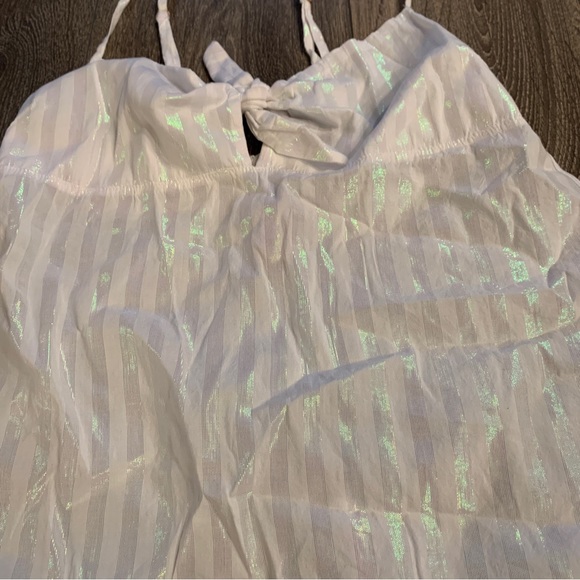 S❣️Victoria’s Secret white top - Picture 4 of 4